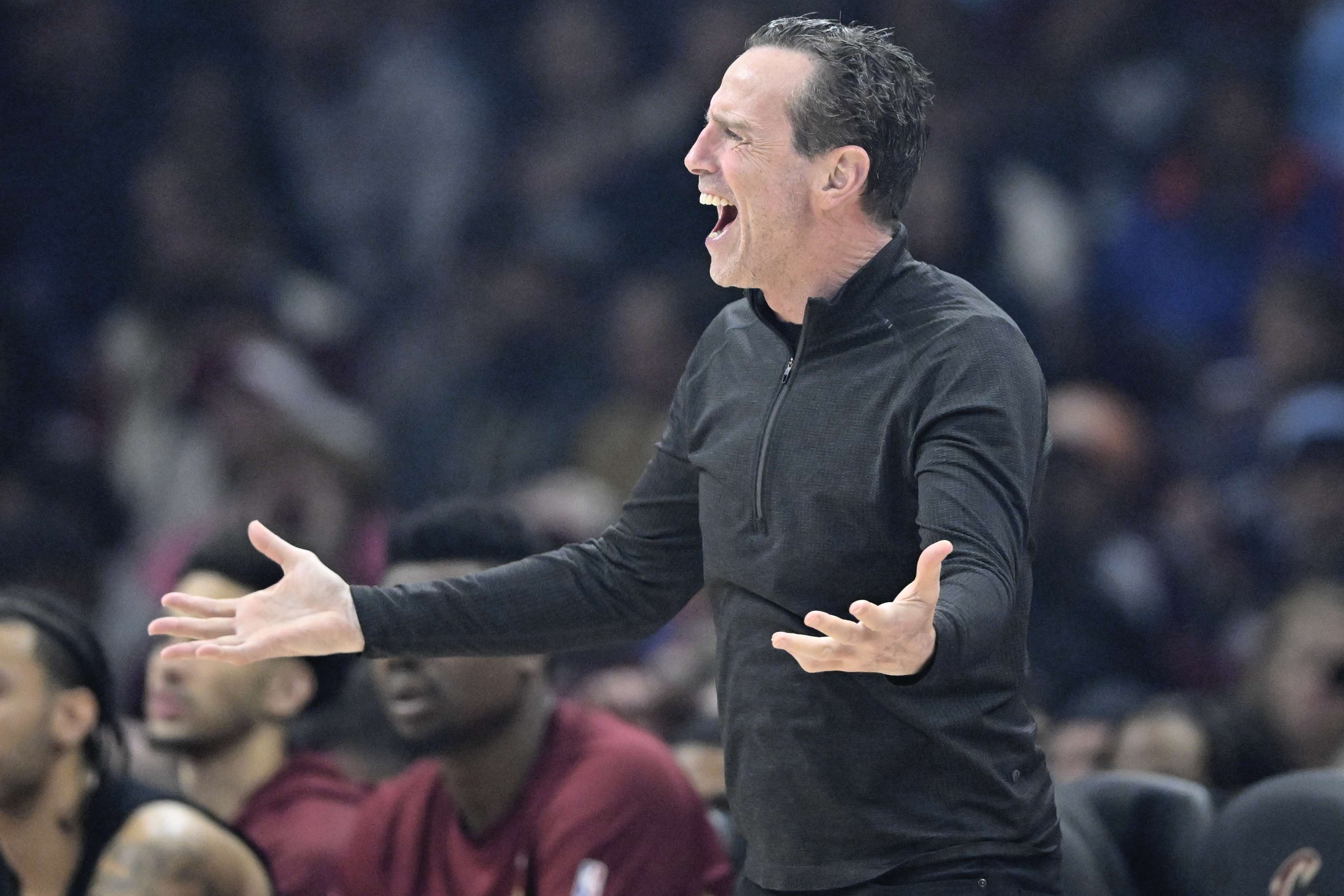 阿特金森：魔术在禁区24中20还有37次罚球 我们这种防守不可能赢